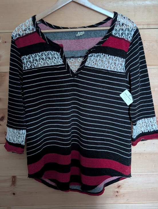 Free People Tops - Free People Too * Lace Detail,Textured Fabric, Relaxed Fit *NWT *Small